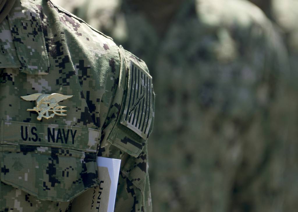 Navy offers retention bonuses up to 125,000 for eligible special